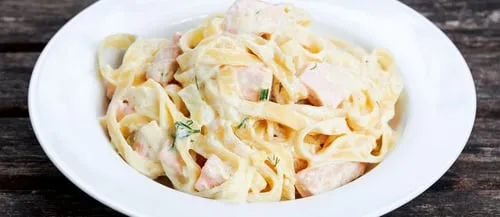 Tagliatelle al salmone