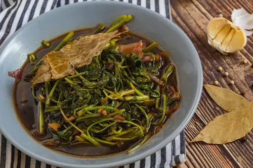 Adobong kangkong
