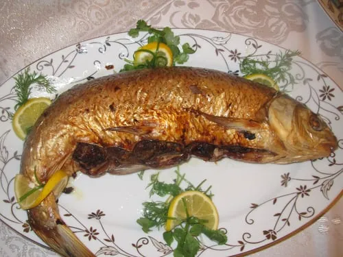 Fish Stuffed with Walnuts (Baliq levengi)
