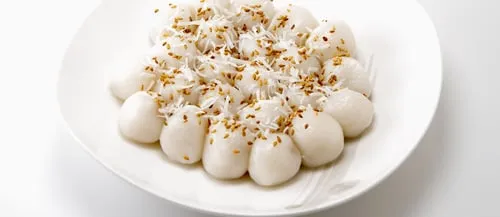 Floating Glutinous Rice Dumplings (Bánh trôi)
