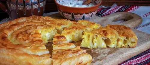 Banitsa with cheese (Banitsa sas sirene)