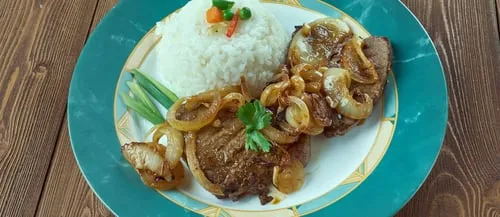 Bistec encebollado