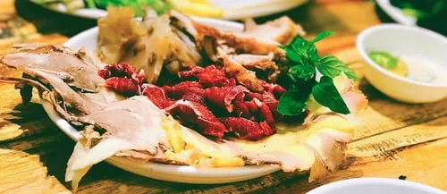 Beef in Vinegar Hot Pot (Bò nhúng dấm)