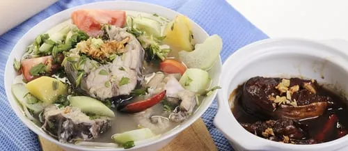 Vietnamese Sweet and Sour Soup (Canh chua cá)