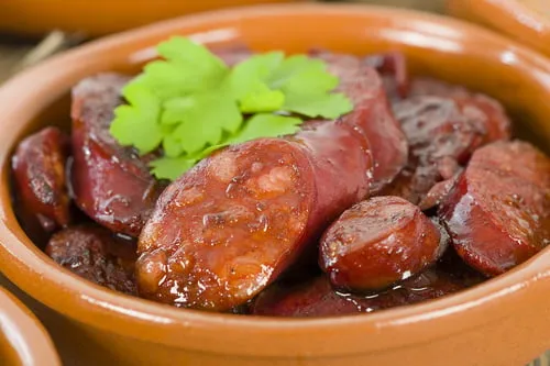Chorizo al vino