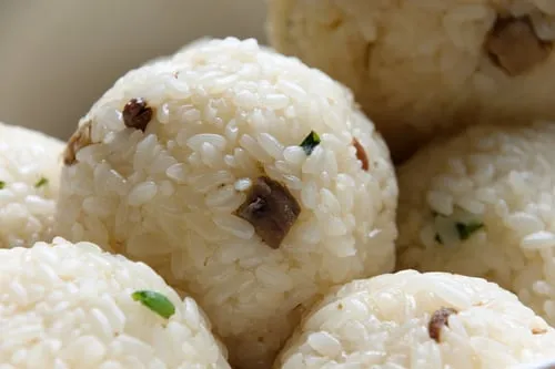 Vietnamese Rice Balls (Cơm nắm)