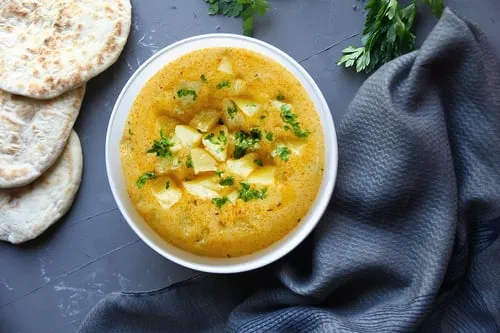 Potatoes in Yogurt Sauce (Dahi ke aloo)