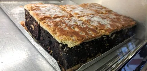 Gur Cake