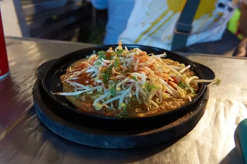 Thai-Style Omelet with Mussels or Oysters (Hoy tod)