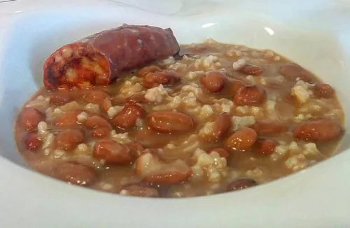 Pinto Beans and Rice (Judías pintas con arroz)