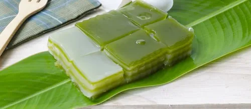 Steamed Coconut-Pandan Cake (Khanom chan)