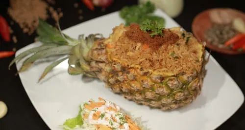 Pineapple Fried Rice (Nasi goreng nanas)