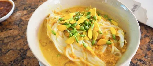 Khmer noodles (Num banh chok)