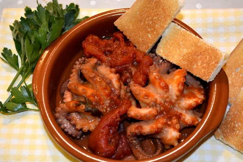 Polpo alla luciana