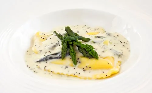 Ravioli in Asparagus Sauce (Ravioli sa šparogama)