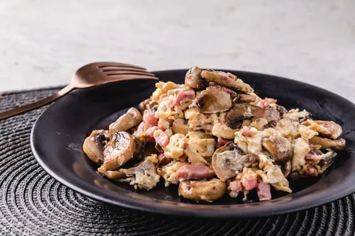 Revuelto de setas y jamón