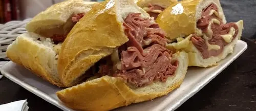 Sanduiche de mortadella