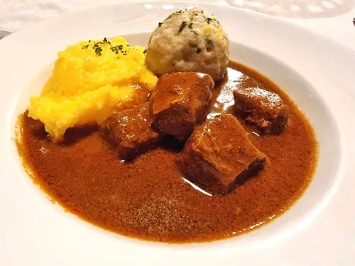 Südtiroler gulasch